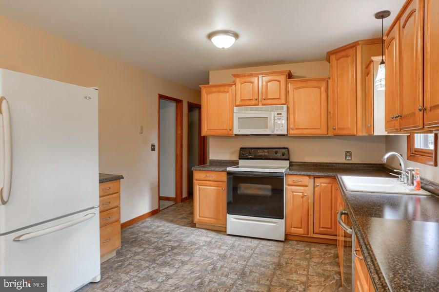 12 Clark Road Annville, PA 17003 - Photo 8 of 19 Gallery Image 8