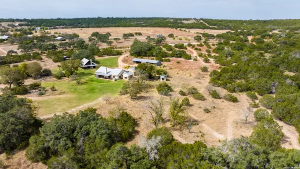 $1,495,000 | 957 Cedar Hills Drive, Fredericksburg, TX 78624