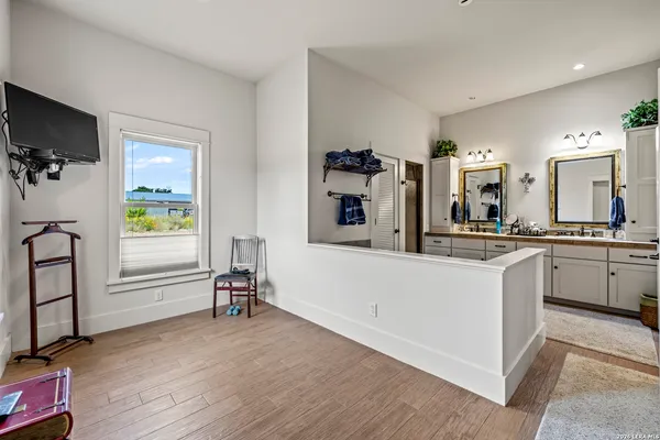 $1,495,000 | 957 Cedar Hills Drive, Fredericksburg, TX 78624
