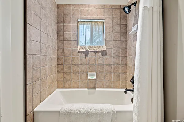 $1,495,000 | 957 Cedar Hills Drive, Fredericksburg, TX 78624