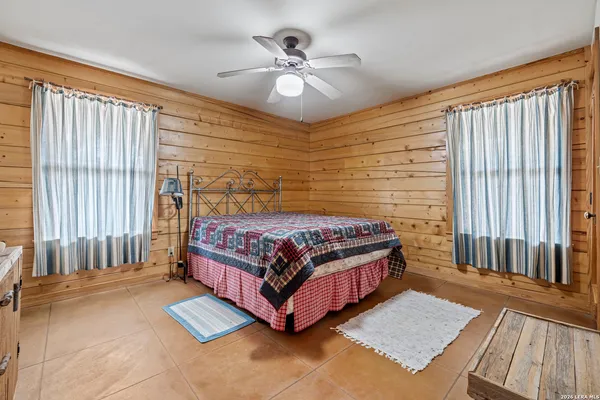 $1,495,000 | 957 Cedar Hills Drive, Fredericksburg, TX 78624