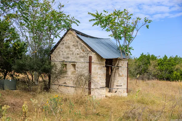 $1,495,000 | 957 Cedar Hills Drive, Fredericksburg, TX 78624