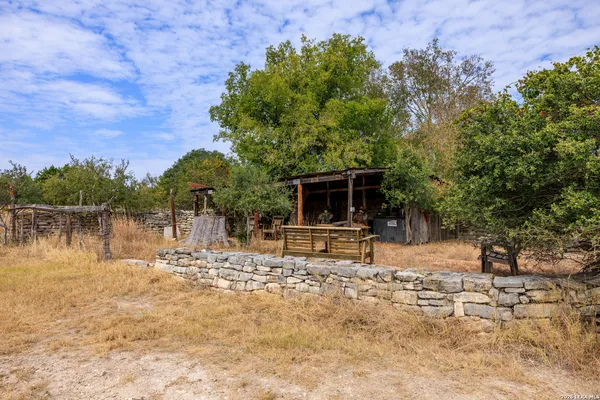 $1,495,000 | 957 Cedar Hills Drive, Fredericksburg, TX 78624