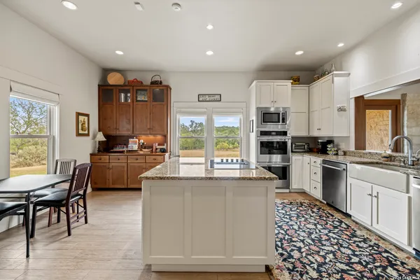 $1,495,000 | 957 Cedar Hills Drive, Fredericksburg, TX 78624