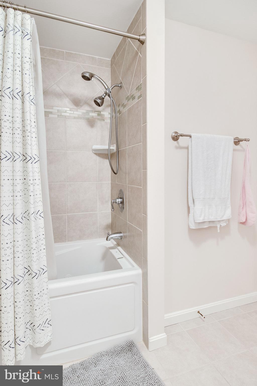 8180 Dark Den Circle Springfield, VA 22153 - Photo 20 of 30 Look at this jetted tub!