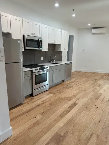 $2,350 | 4 Elliot Street, Unit 8, Brattleboro, VT 05301