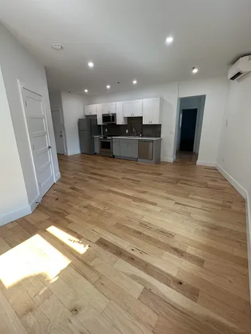 $2,350 | 4 Elliot Street, Unit 8, Brattleboro, VT 05301