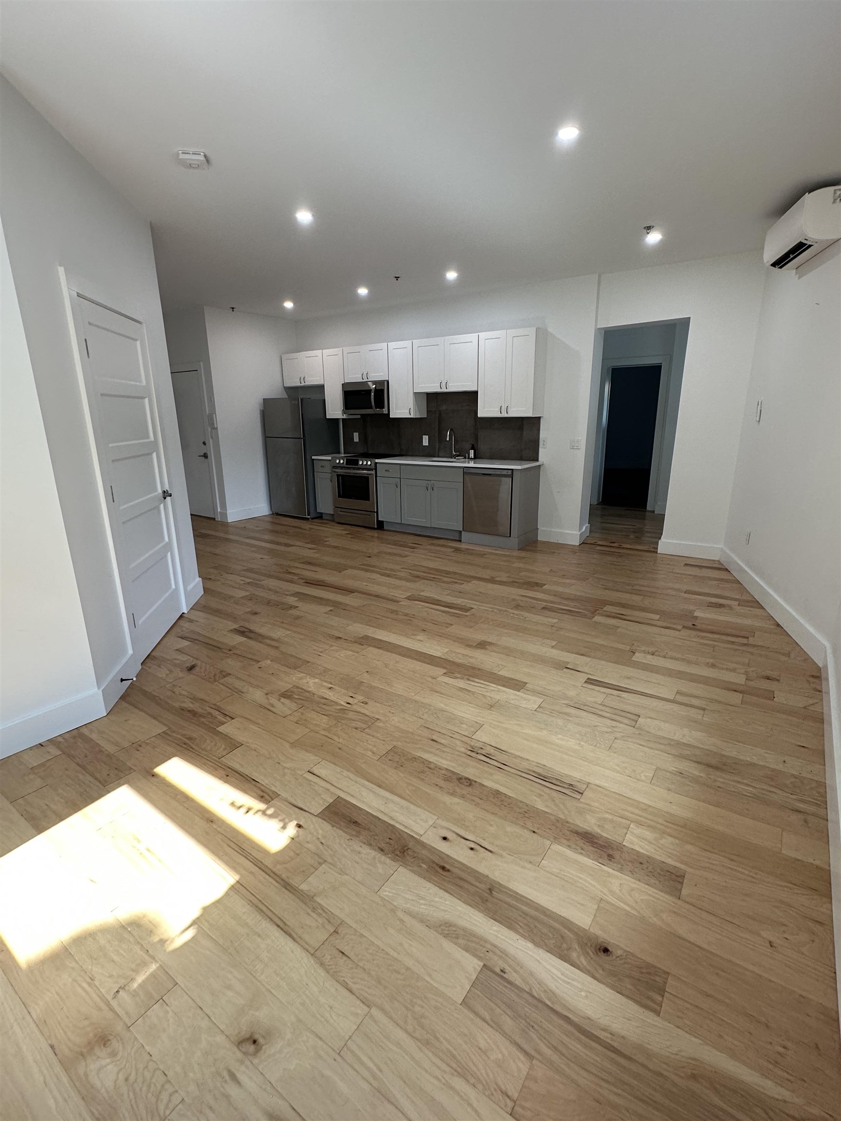 4 Elliot Street, Unit 8 Brattleboro, VT 05301 - Photo 5 of 13