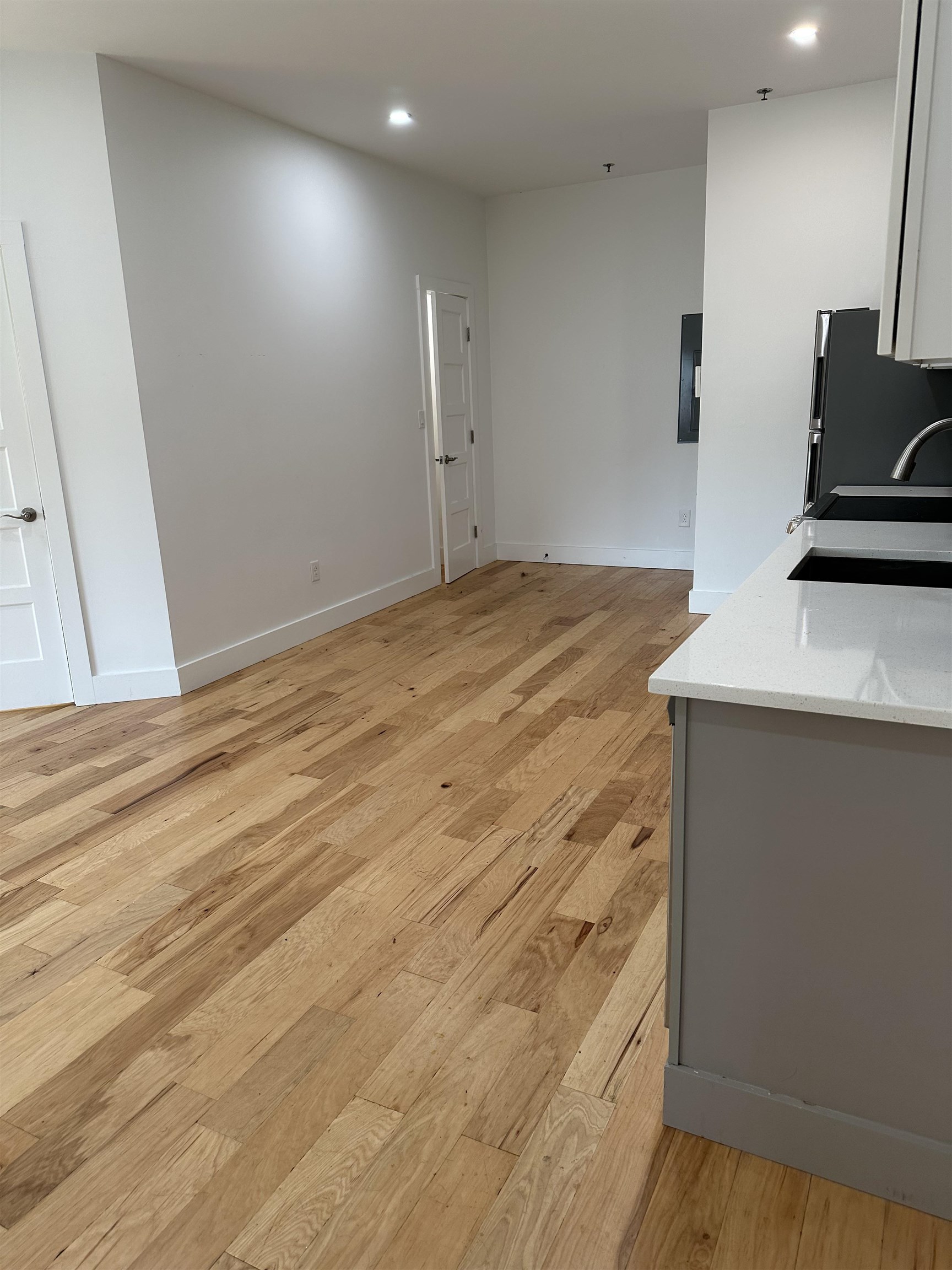 4 Elliot Street, Unit 8 Brattleboro, VT 05301 - Photo 6 of 13