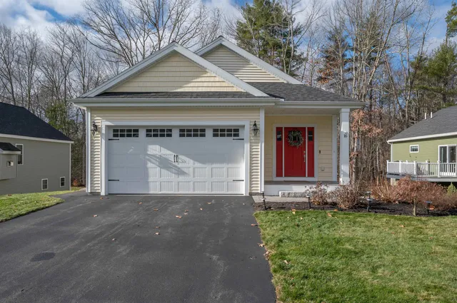 $535,000 | 16 Currier Lane, Fremont, NH 03044