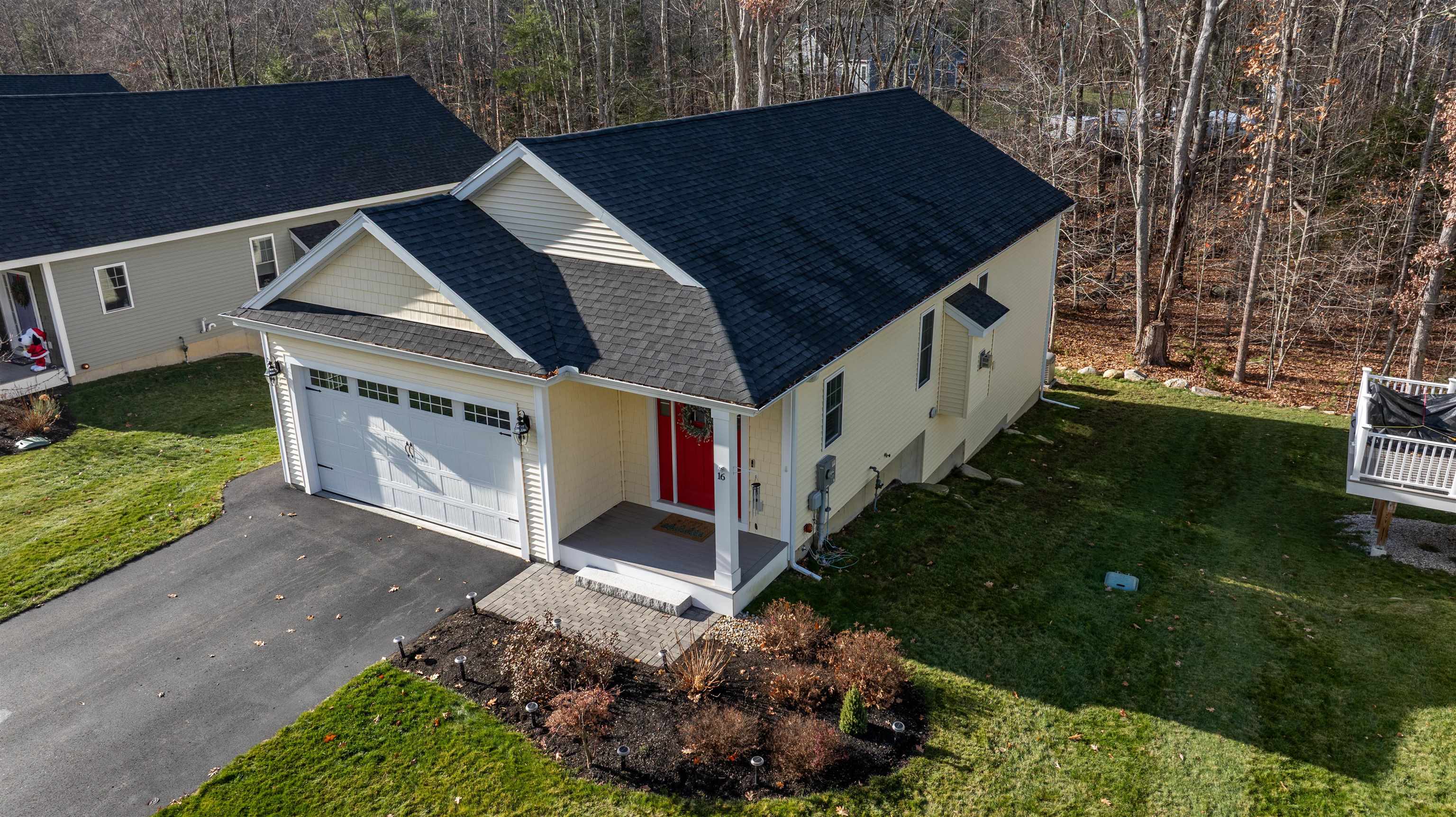 16 Currier Lane Fremont, NH 03044 - Photo 3 of 21