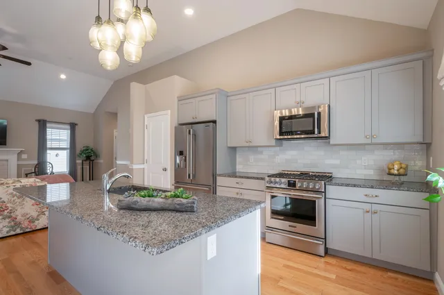 $535,000 | 16 Currier Lane, Fremont, NH 03044