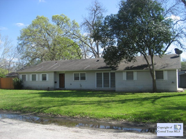 621 Hackberry Street Seguin, TX 78155 - Photo 1 of 1