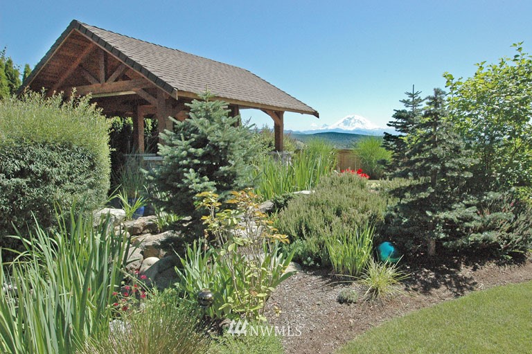 25527 Southeast 275th Place Maple Valley, WA 98038 - Photo 19 of 20 a view of a back yard