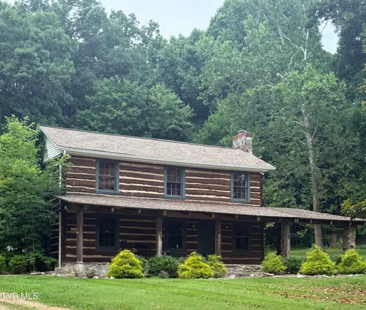 $2,000 | 804 Cherokee Road, Unit 3, Johnson City, TN 37604
