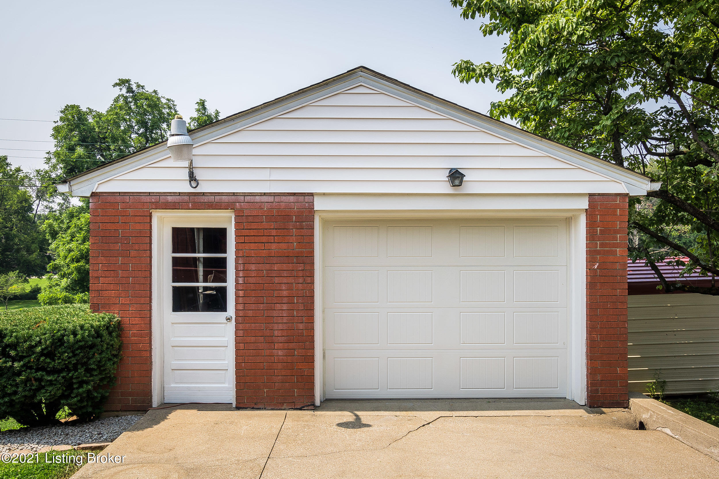 5105 Dee Road Louisville, KY 40219 - Photo 41 of 41 5105 Dee Rd-16
