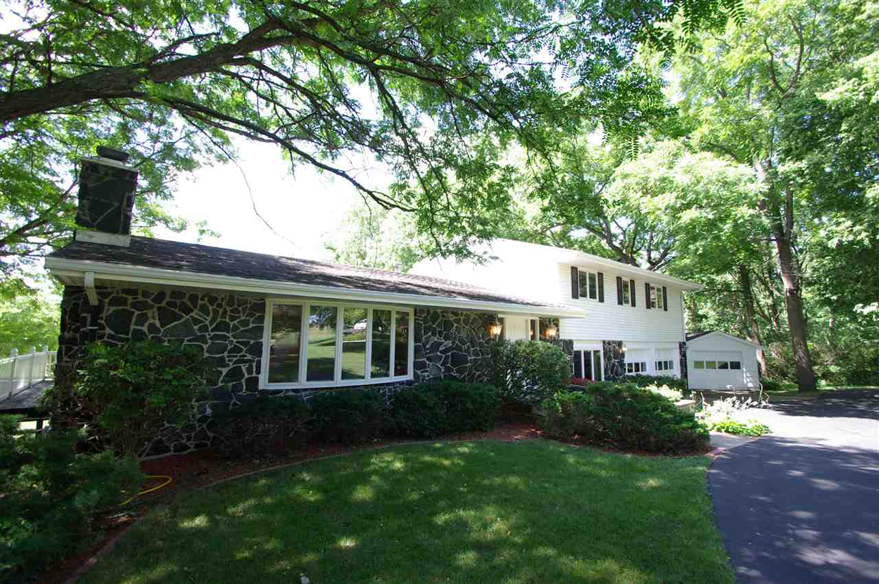 6985 West Gate Road Roscoe, IL 61073 - Photo 1 of 25 Gallery Image 1