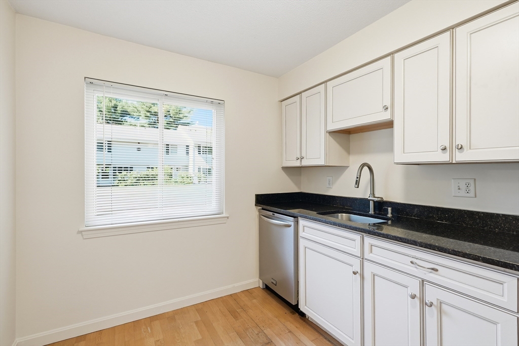 13 Beal's Cove Road, Unit F Hingham, MA 02043 - Photo 3 of 17