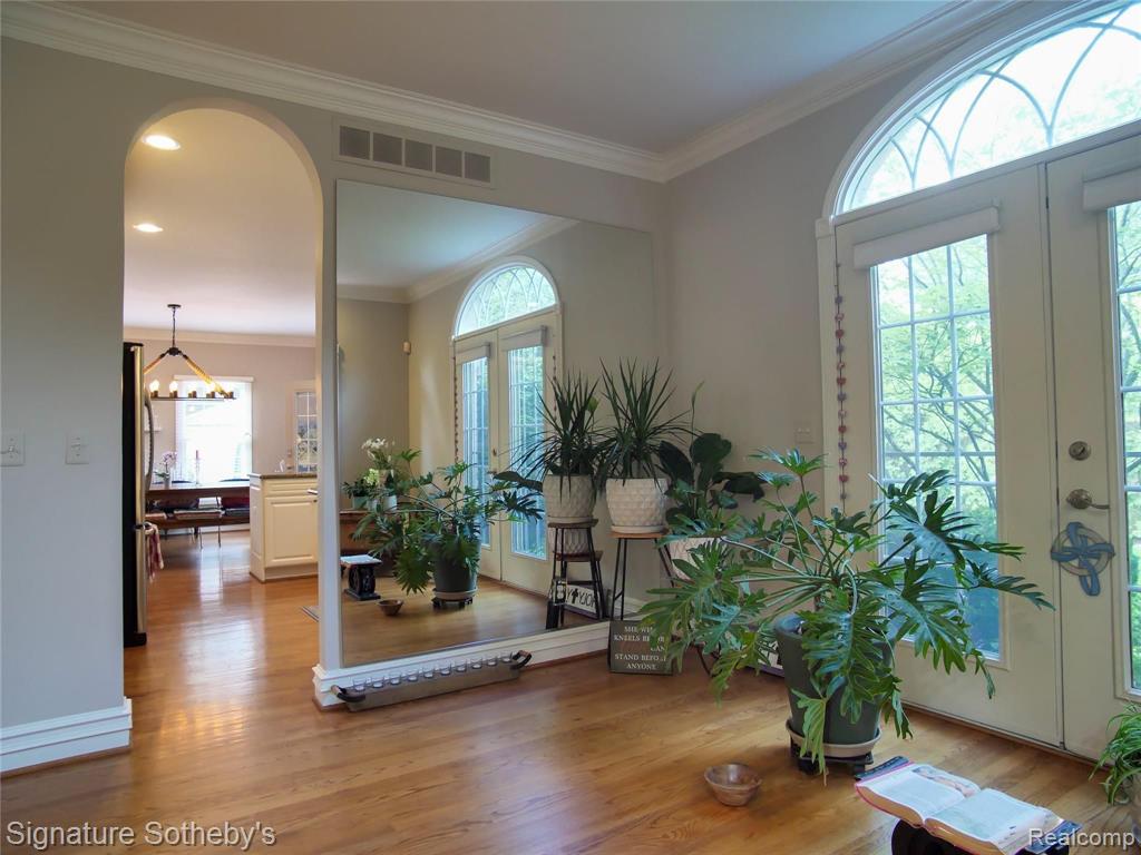 399 Neff Road Grosse Pointe, MI 48230 - Photo 7 of 52