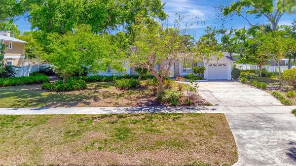 $3,000 | 6348 7th Avenue North, St. Petersburg, FL 33710