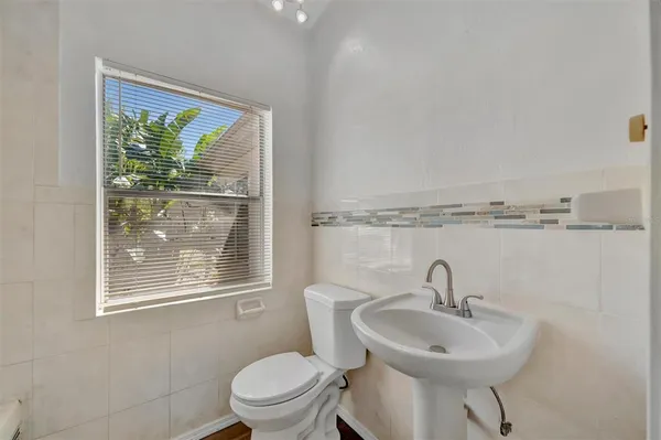 $3,000 | 6348 7th Avenue North, St. Petersburg, FL 33710