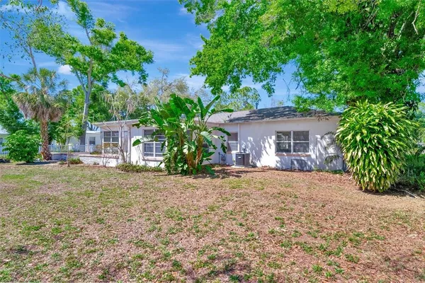 $3,000 | 6348 7th Avenue North, St. Petersburg, FL 33710