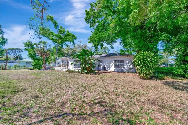 $3,000 | 6348 7th Avenue North, St. Petersburg, FL 33710
