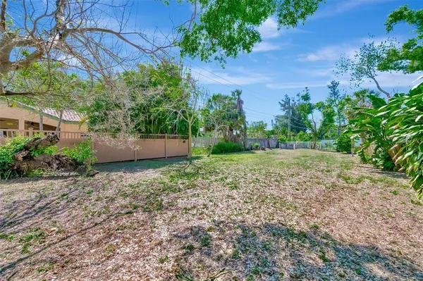 $3,000 | 6348 7th Avenue North, St. Petersburg, FL 33710