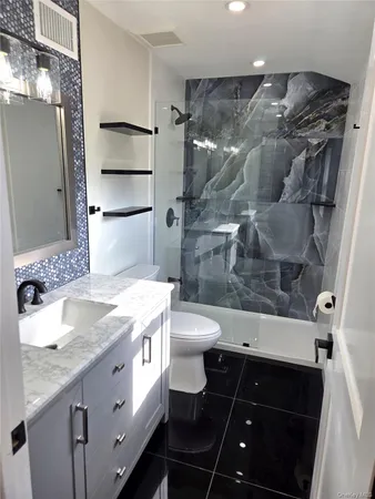 $4,950 | 85 Lewis Road, East Quogue, NY 11942