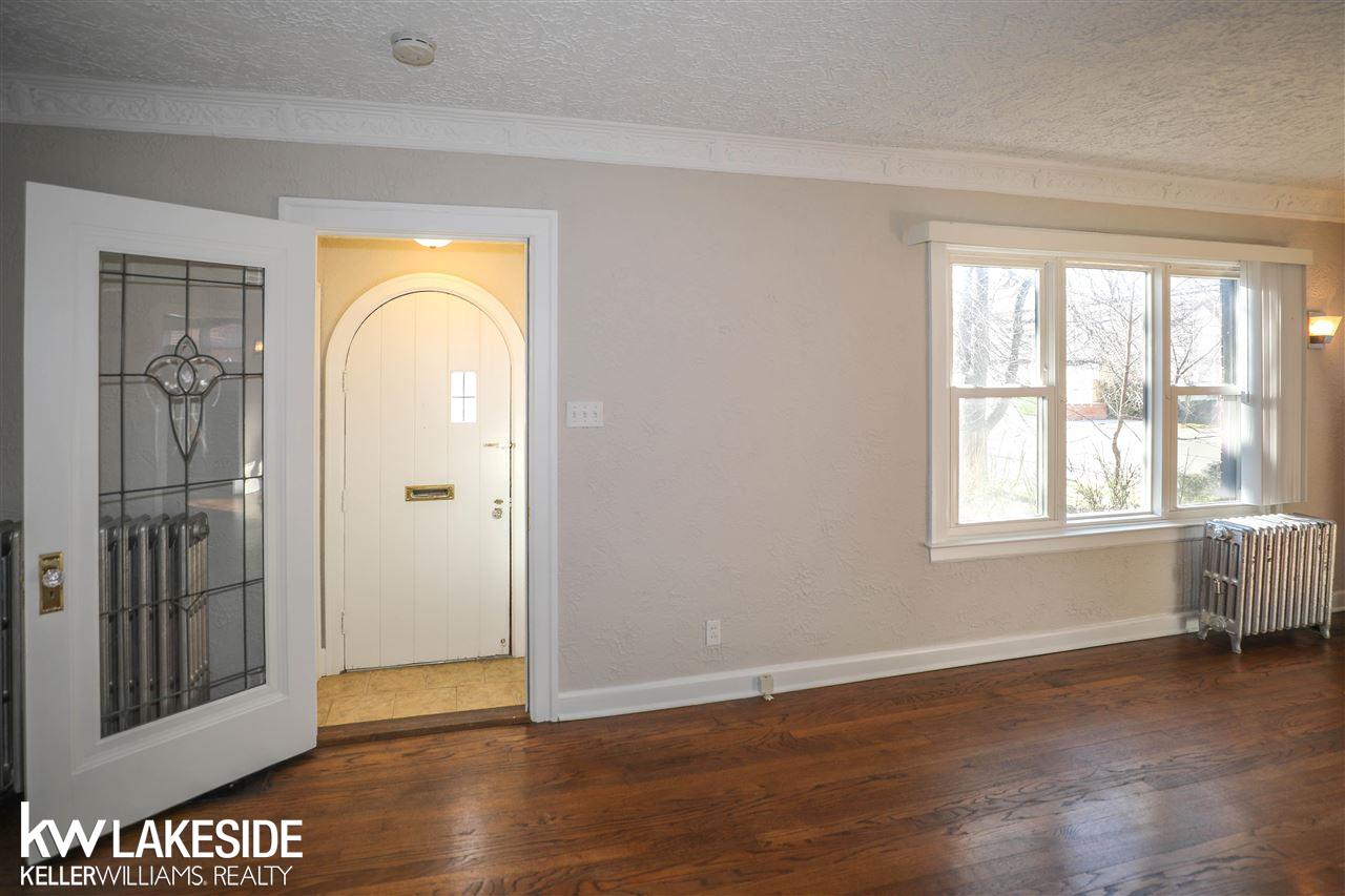478 Cloverly Road Grosse Pointe Farms, MI 48236 - Photo 5 of 33
