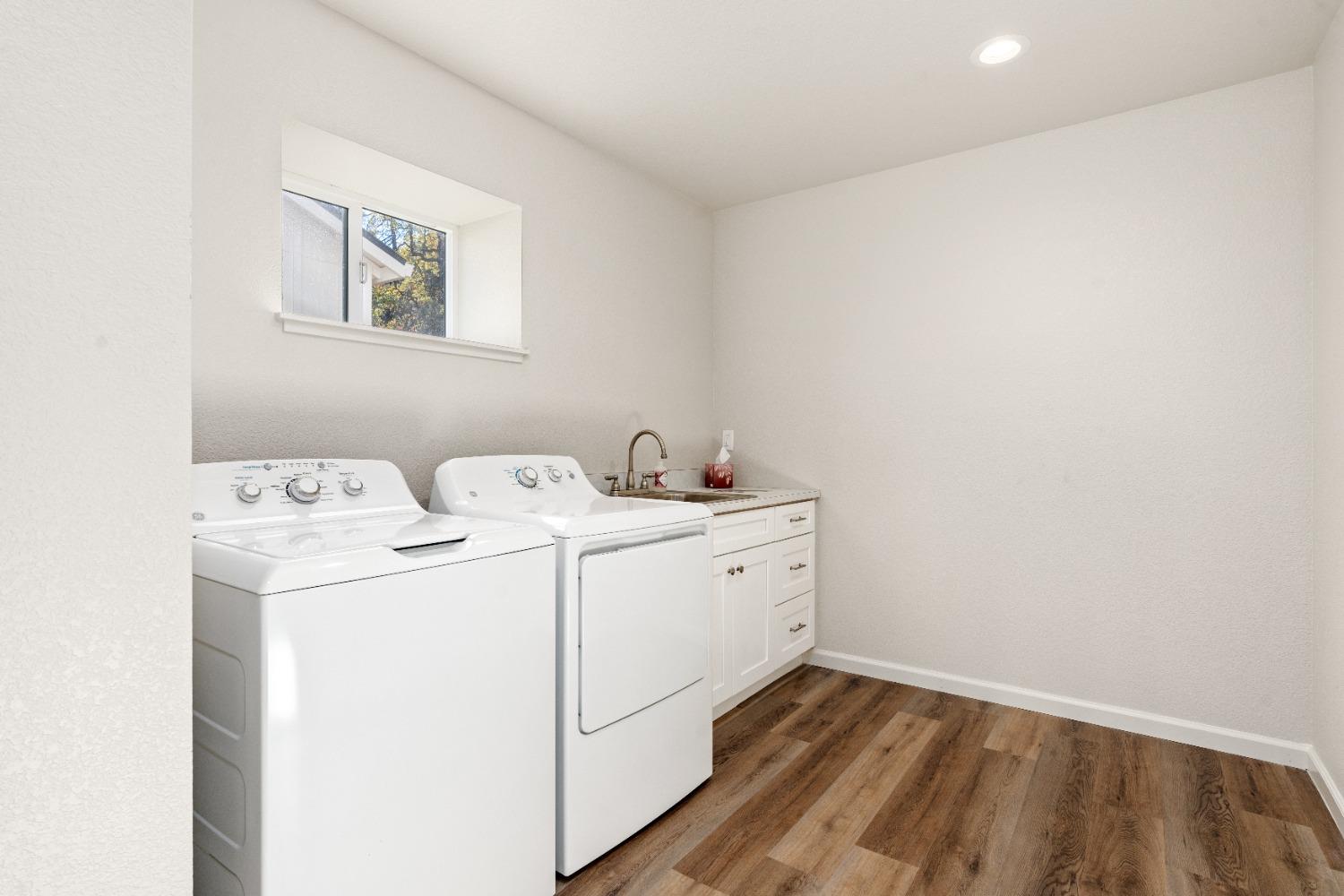 16153 Indian Springs Road Penn Valley, CA 95946 - Photo 29 of 64 a utility room with dryer and washer