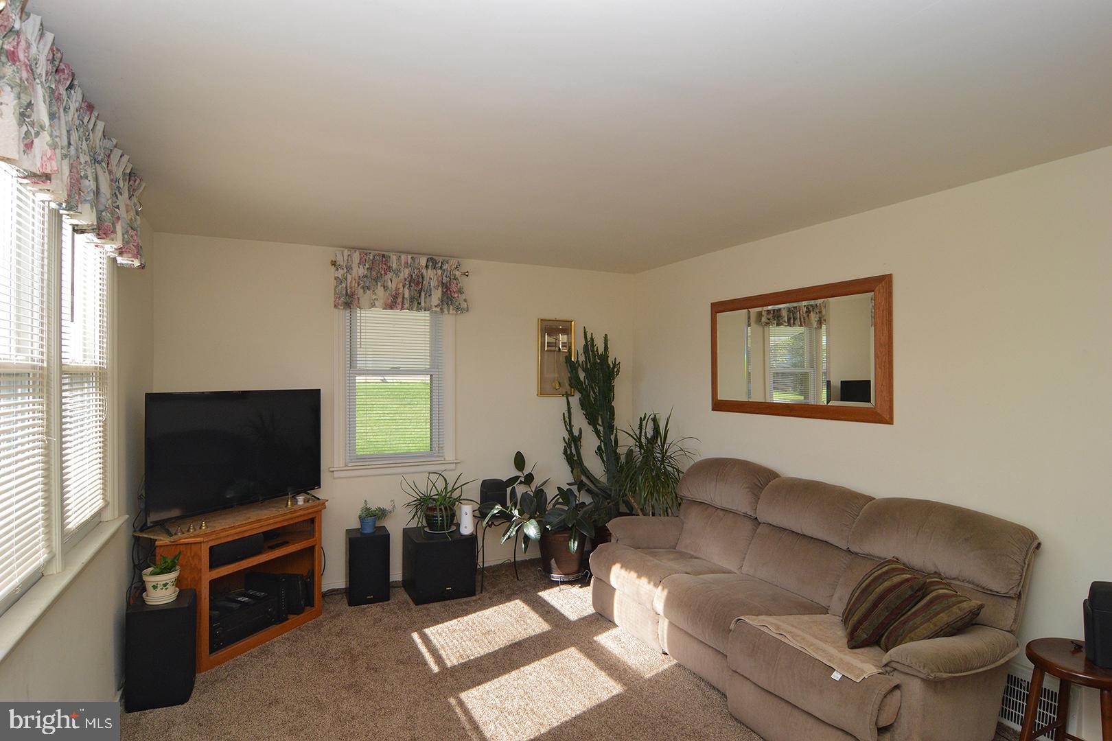 912 Center Road Leesport, PA 19533 - Photo 6 of 48 Gallery Image 6