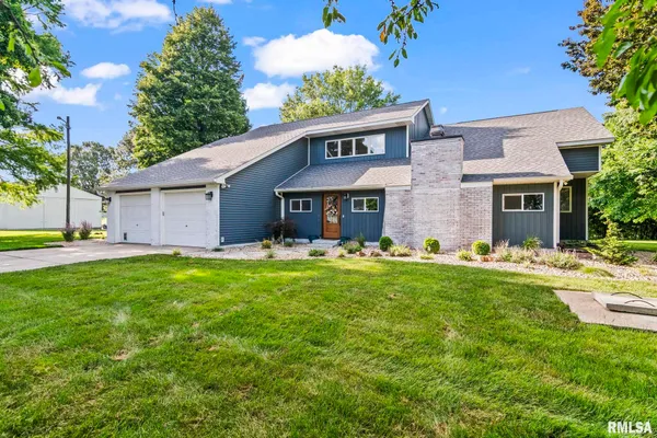 $699,900 | 5037 Wesley Chapel Road, New Berlin, IL 62670