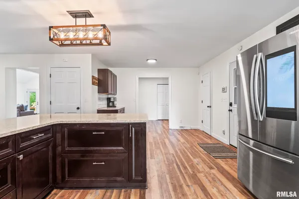 $699,900 | 5037 Wesley Chapel Road, New Berlin, IL 62670