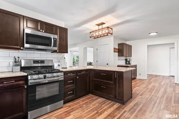 $699,900 | 5037 Wesley Chapel Road, New Berlin, IL 62670