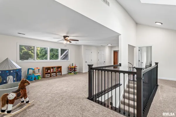 $699,900 | 5037 Wesley Chapel Road, New Berlin, IL 62670