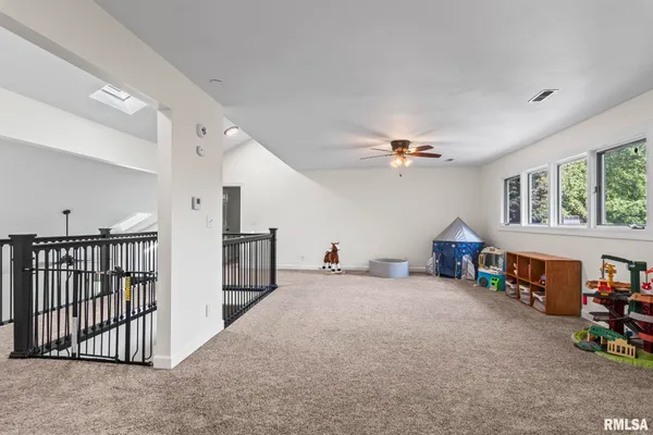 $699,900 | 5037 Wesley Chapel Road, New Berlin, IL 62670