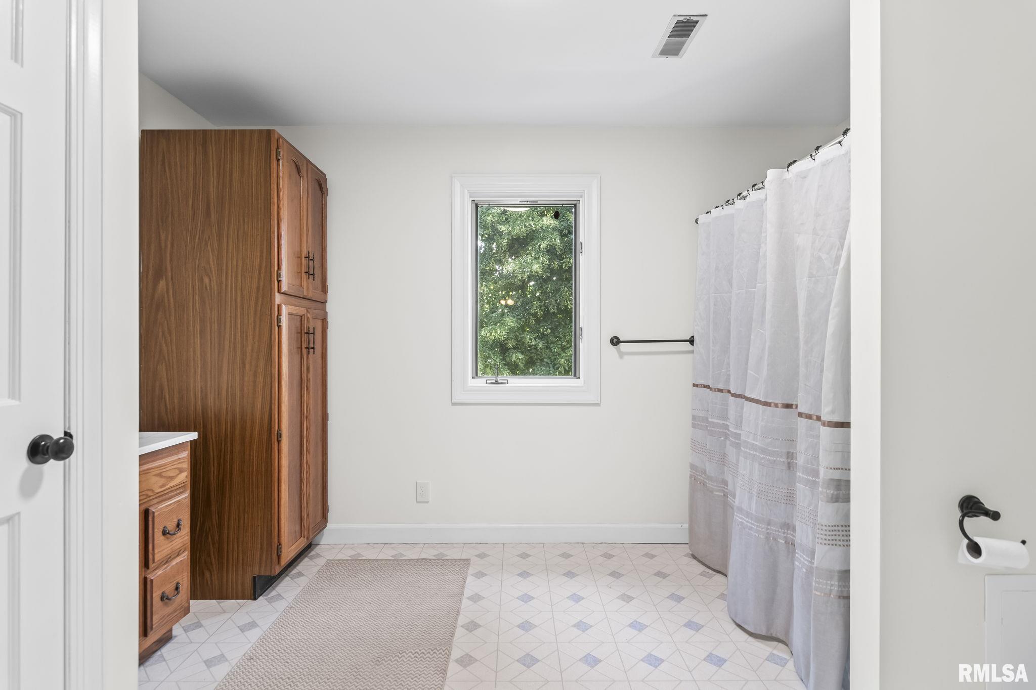 5037 Wesley Chapel Road New Berlin, IL 62670 - Photo 34 of 73