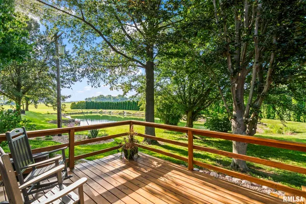 $699,900 | 5037 Wesley Chapel Road, New Berlin, IL 62670