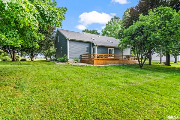 $699,900 | 5037 Wesley Chapel Road, New Berlin, IL 62670