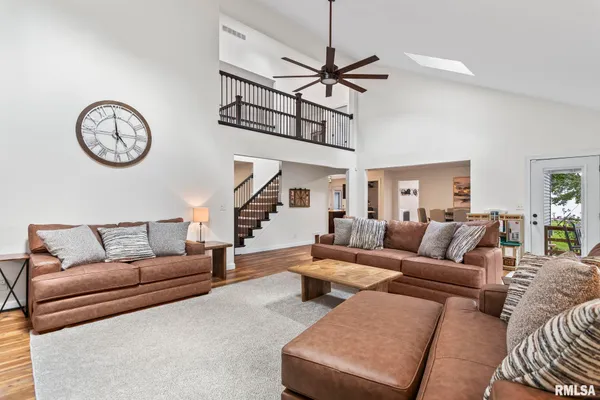 $699,900 | 5037 Wesley Chapel Road, New Berlin, IL 62670