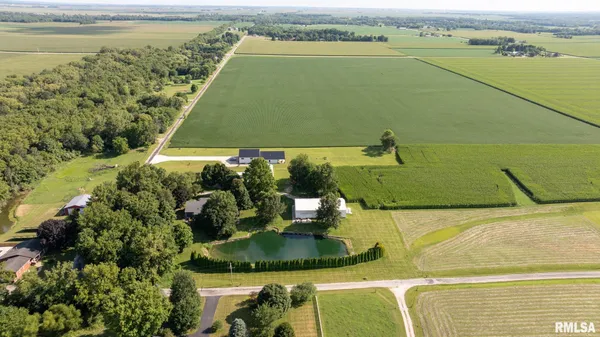 $699,900 | 5037 Wesley Chapel Road, New Berlin, IL 62670