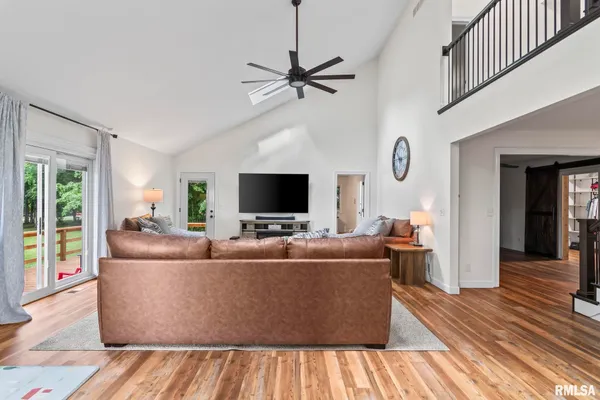 $699,900 | 5037 Wesley Chapel Road, New Berlin, IL 62670