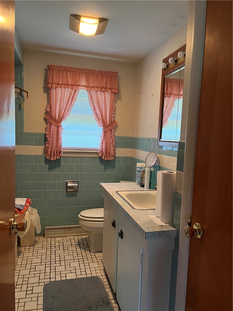 1369 Hope Road Cranston, RI 02831 - Photo 12 of 18