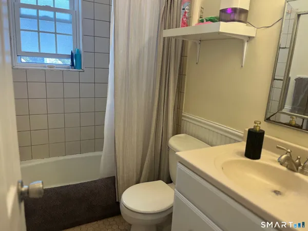 $2,700 | 1283 Hope Street, Unit 5, Stamford, CT 06907