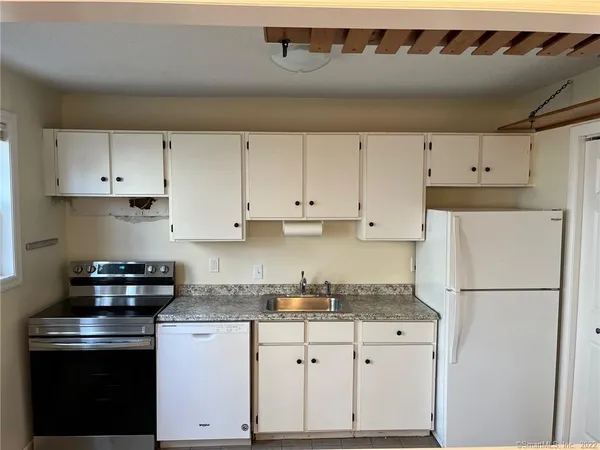 $2,700 | 1283 Hope Street, Unit 5, Stamford, CT 06907