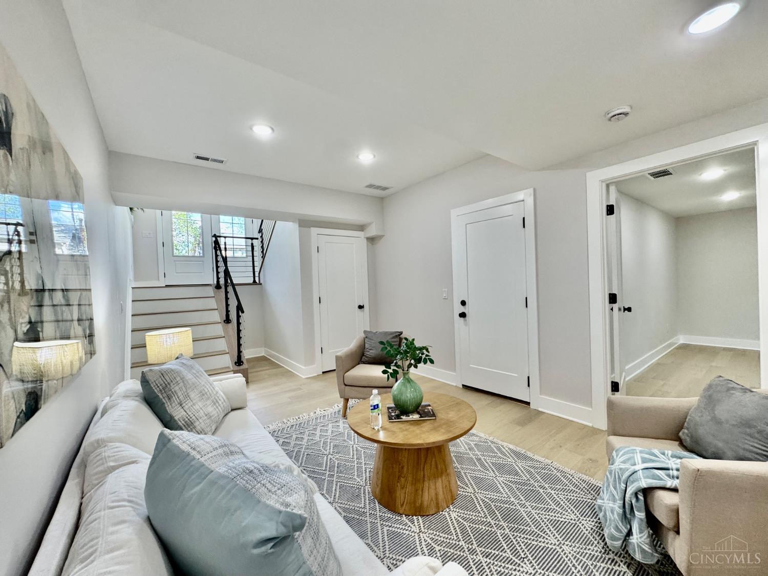 2523 Ridgeland Place Cincinnati, OH 45212 - Photo 49 of 61 Gallery Image 49