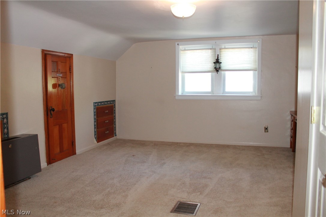 1005 Argonne Road Cleveland, OH 44121 - Photo 18 of 31 Huge second floor master bedroom retreat (17 x 15) with private half bathroom.