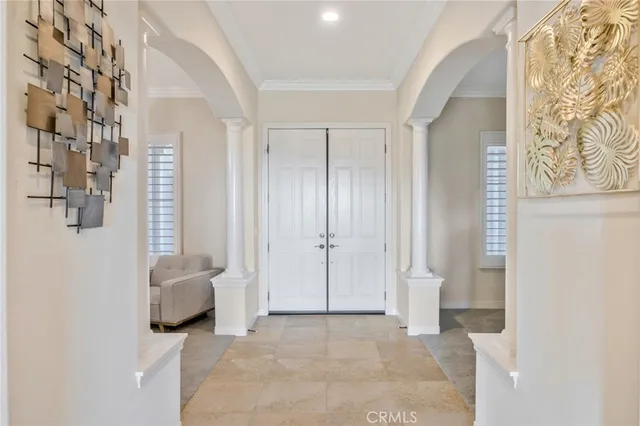 a view of livingroom with furniture and closet
