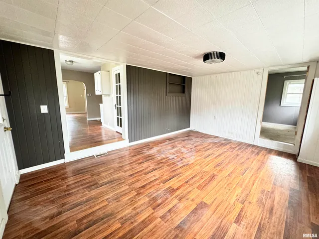 $70,000 | 220 East Washington, Mount Sterling, IL 62353